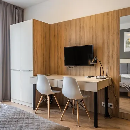 Rentplanet - Wolska Apartamento